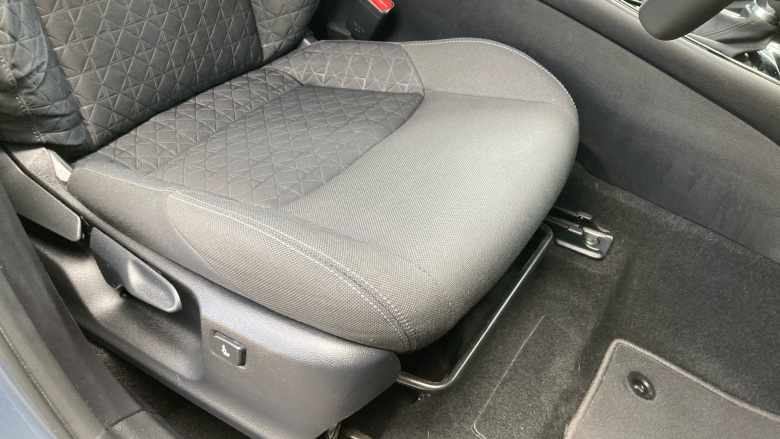 Toyota C-HR 1.8 Hybrid Design 5dr CVT Hybrid Hatchback